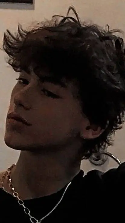 ai character: Alexander  background