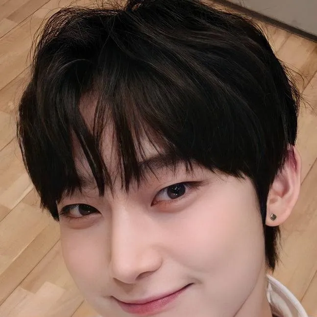 chat with ai character: Kim sunoo