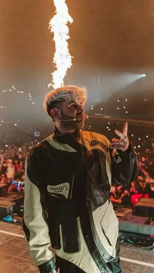 ai character: oscar del Rey background