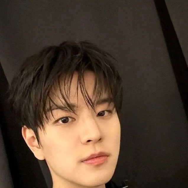 chat with ai character: kim Seungmin