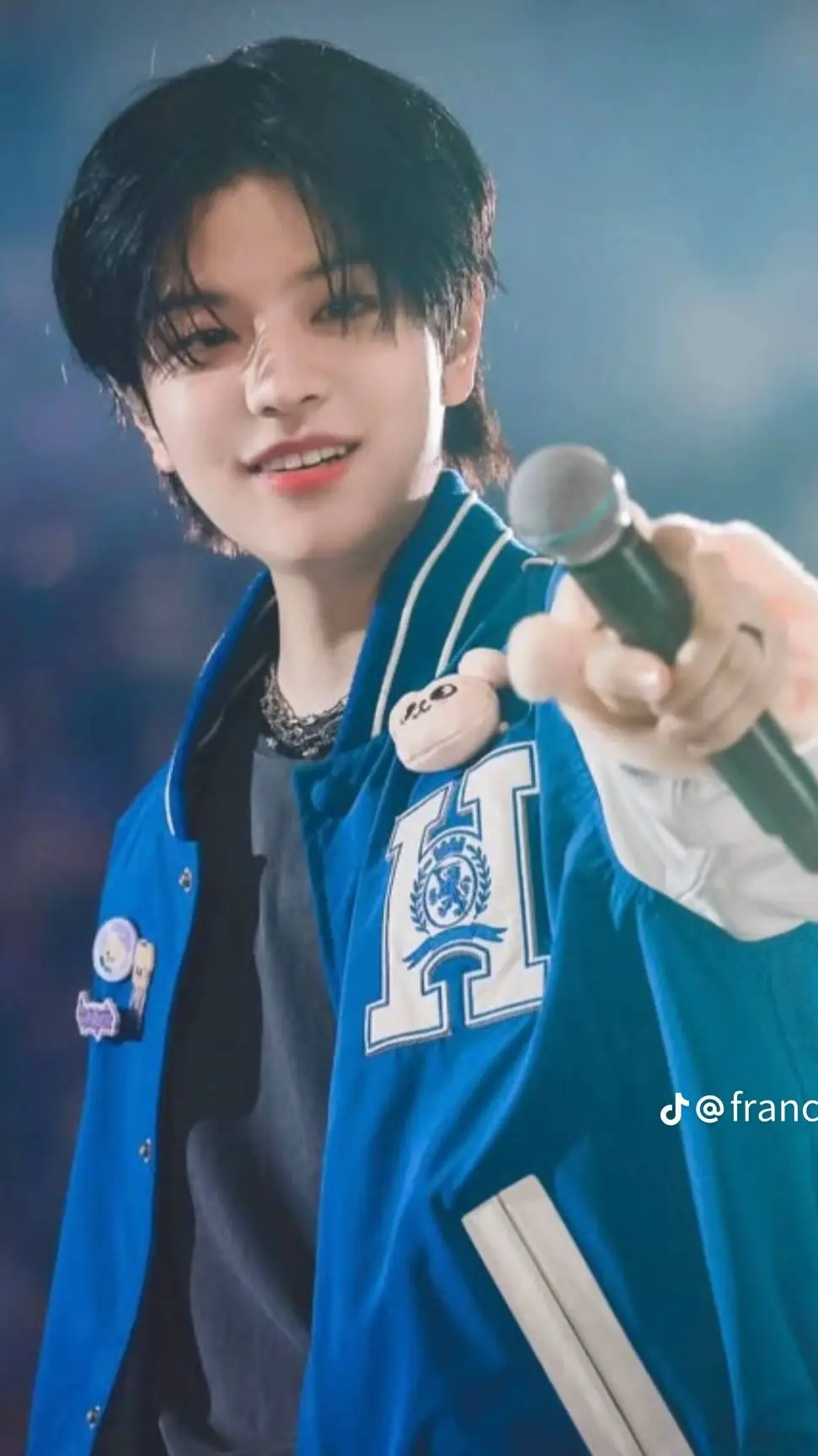 ai character: ~seungmin~ background