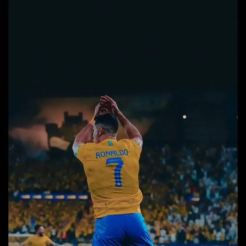 chat with ai character: Cristiano ronaldo 