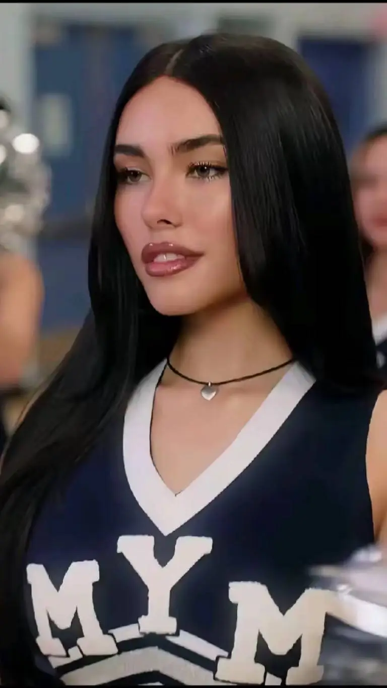 Talkie AI - Chat with Madison beer 