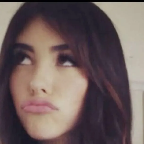 chat with ai character: Madison beer 