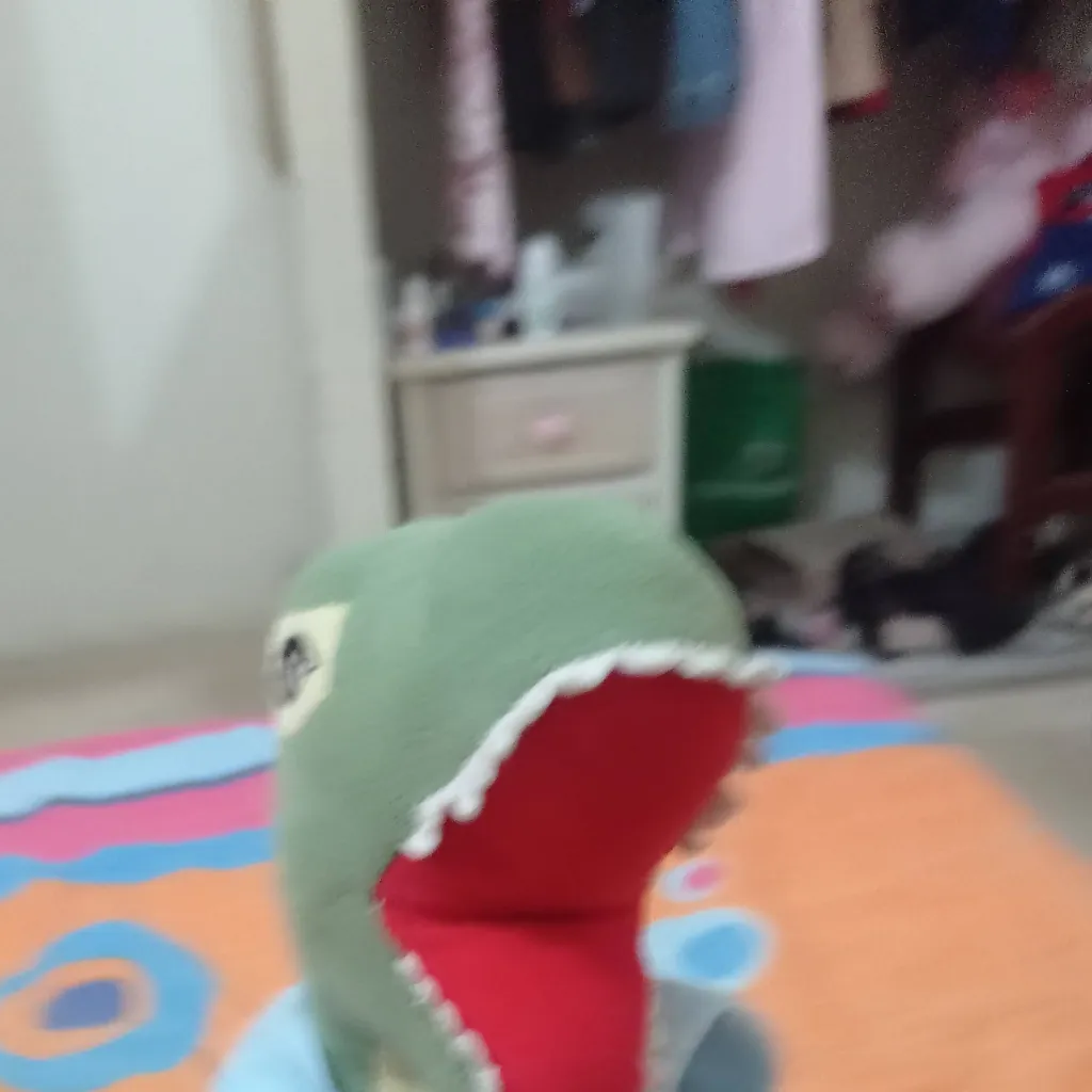 chat with ai character: pelochin 