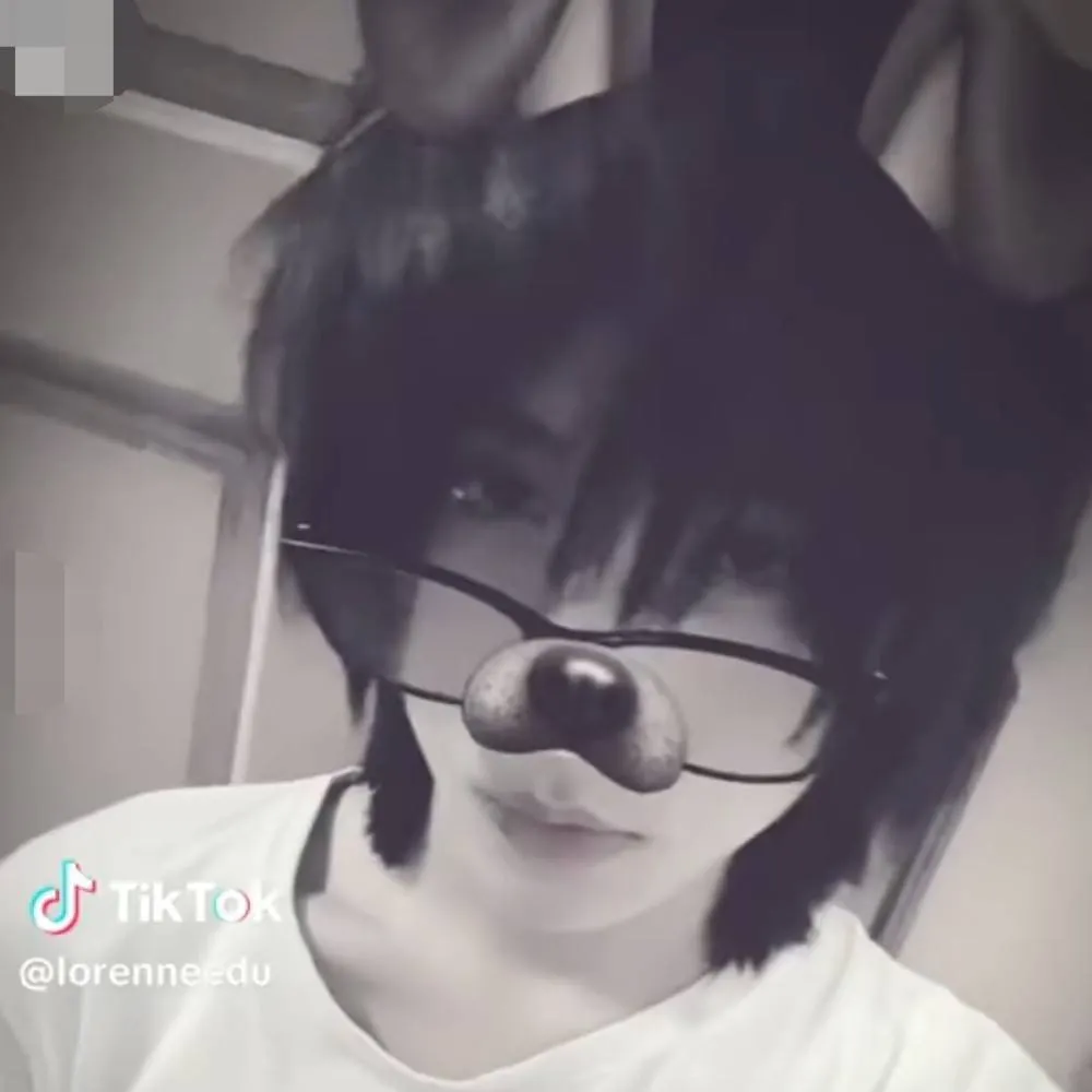 chat with ai character: lore