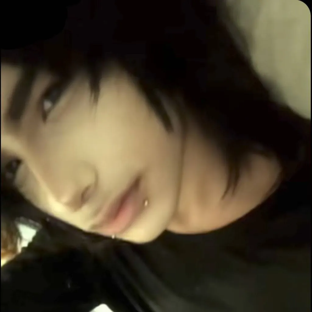 chat with ai character: Jamie