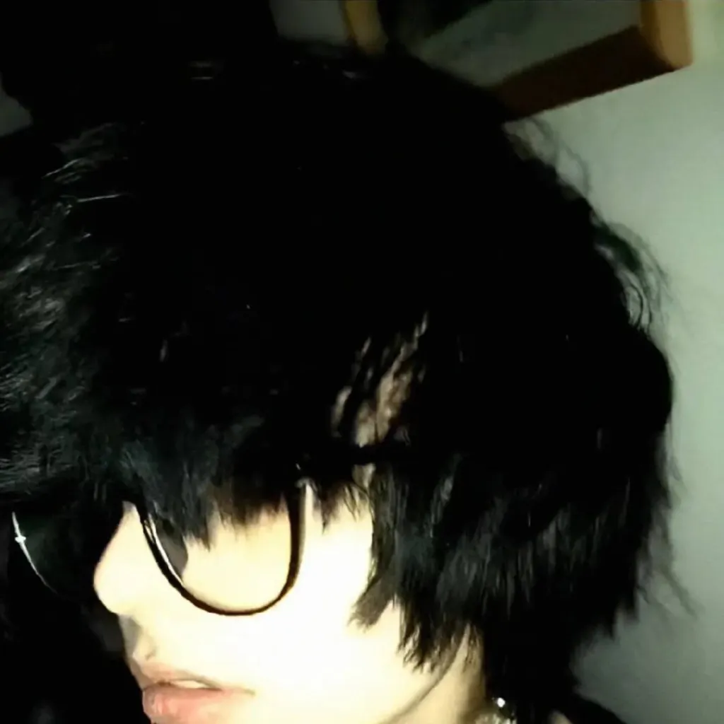 chat with ai character: Noah