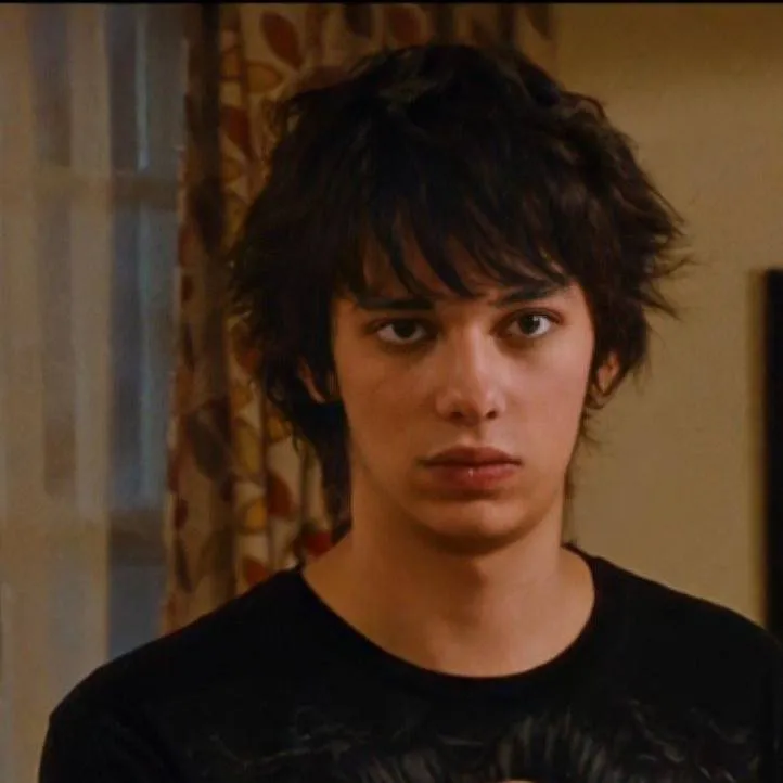 chat with ai character: Rodrick Heffley 