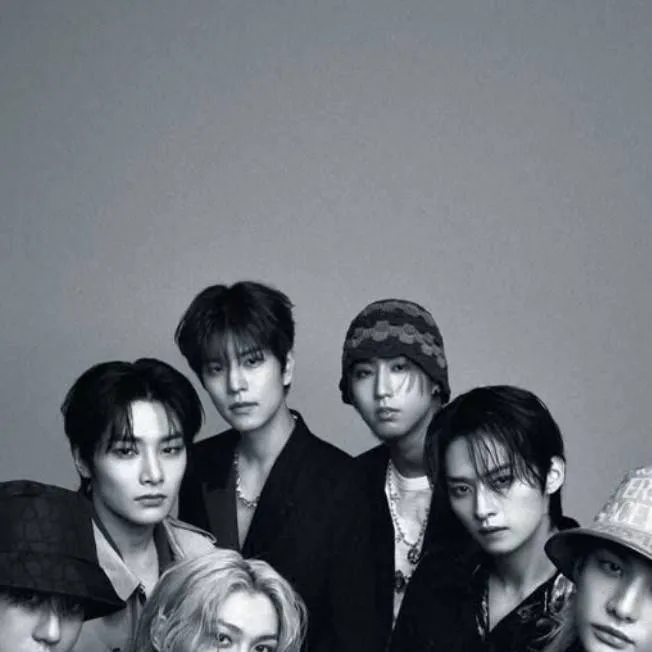 chat with ai character: SKZ