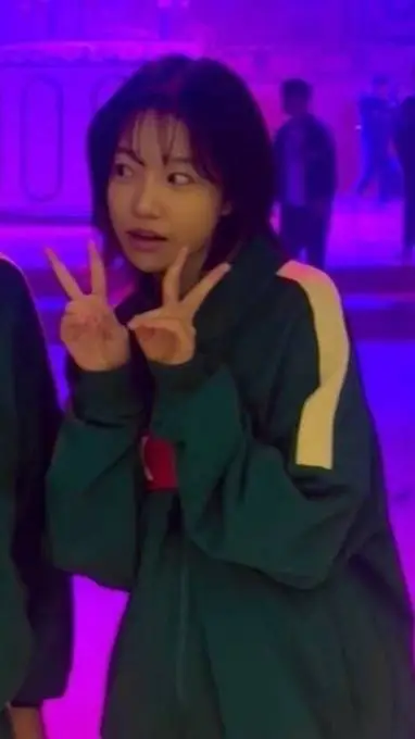 ai character: jo Yuri profesora background