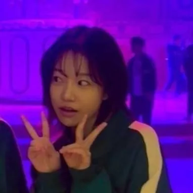 chat with ai character: jo Yuri profesora