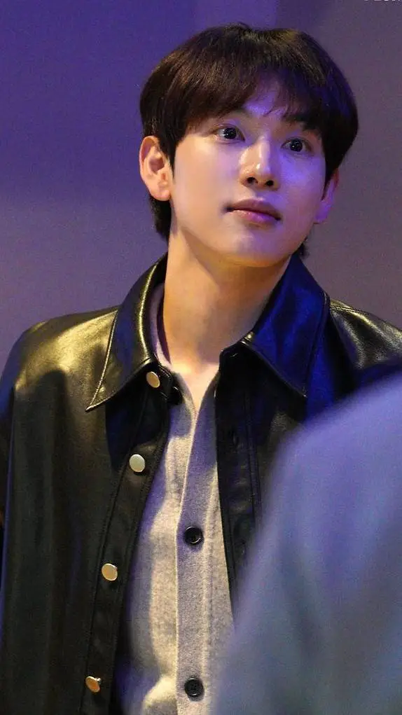 ai character: siwan tu primo background