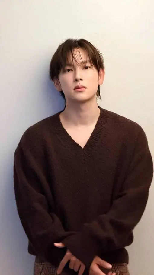 ai character: yim siwan tu primo background