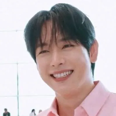 chat with ai character: si-wan hermanastro