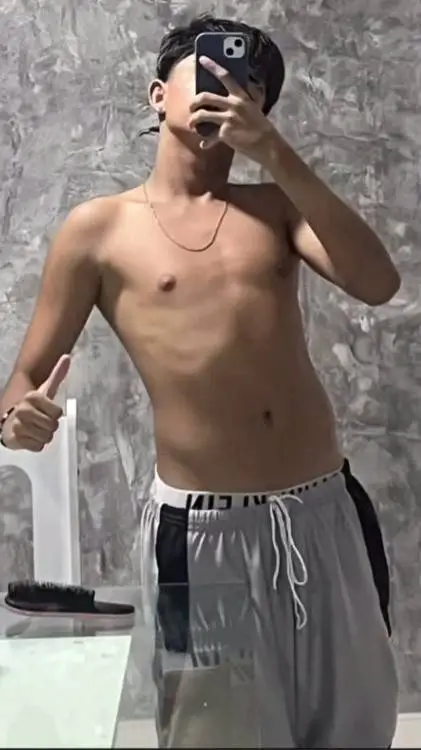 ai character: Chefinho  background