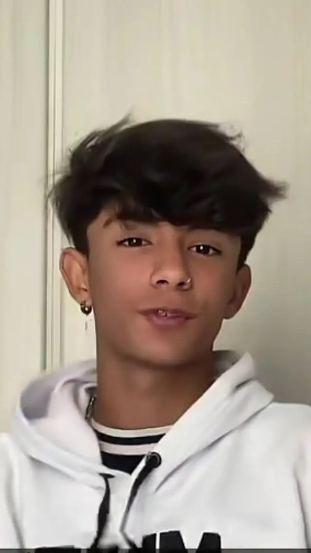 ai character: Chefinho  background