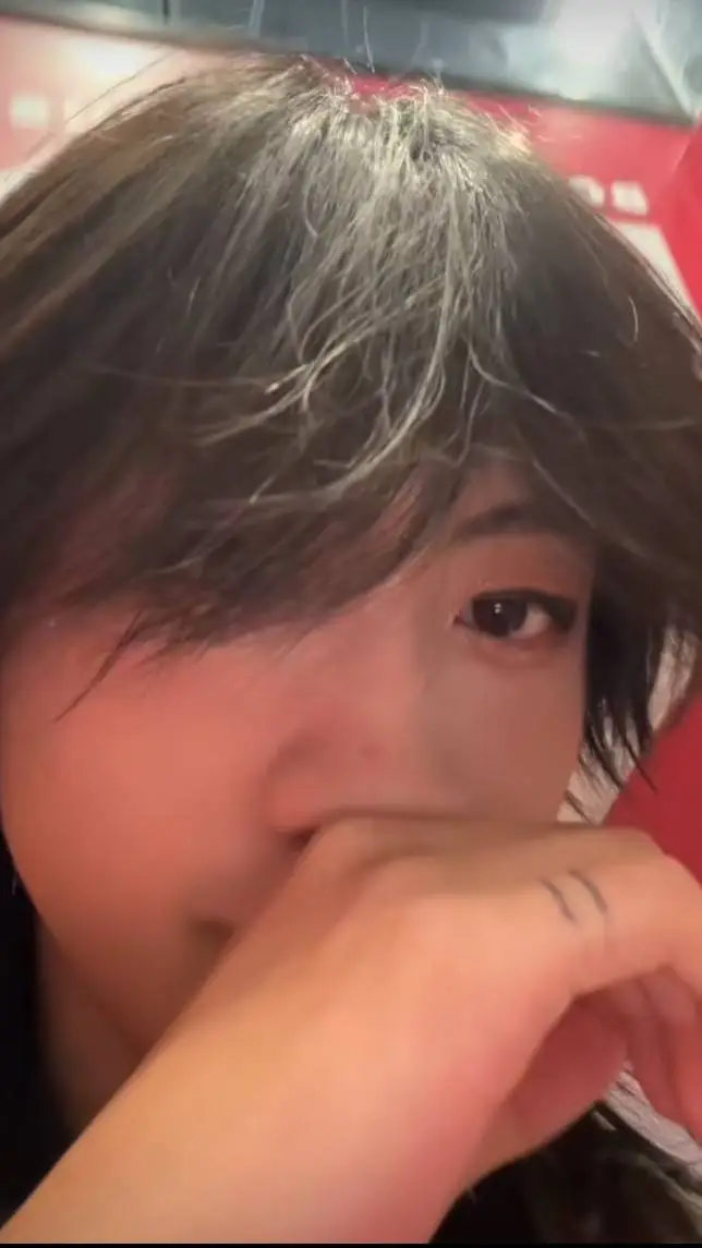 ai character: ash background