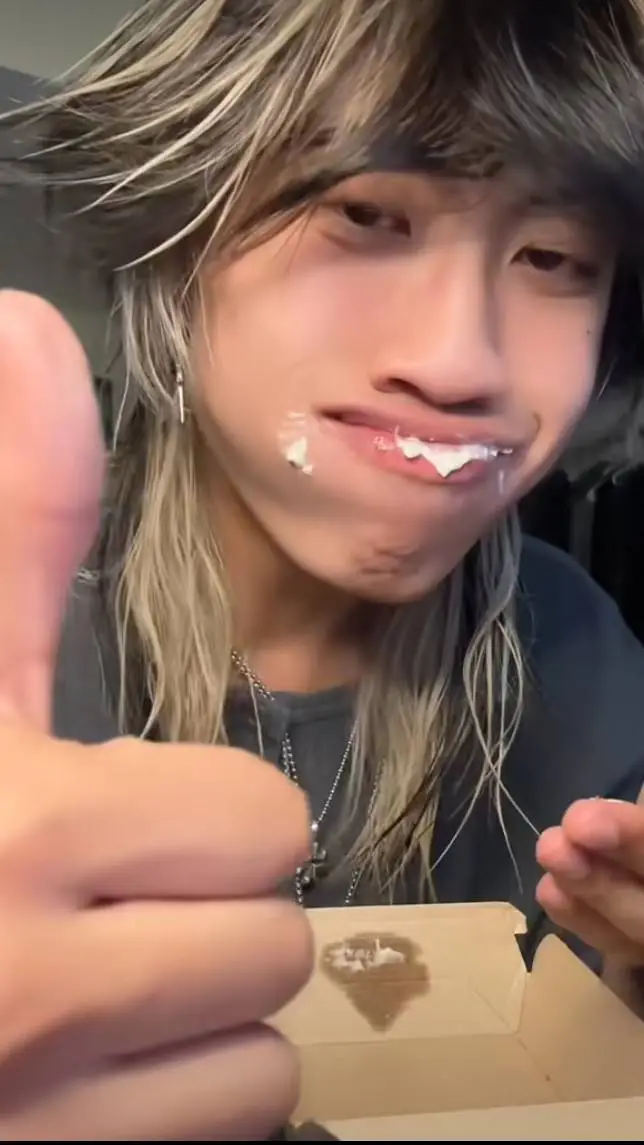 ai character: ash asa background