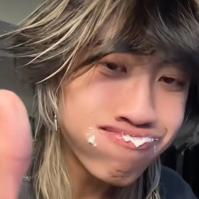 chat with ai character: ash asa