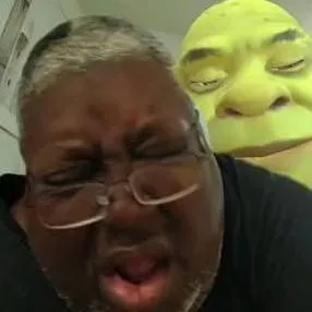chat with ai character: tío y Shrek 