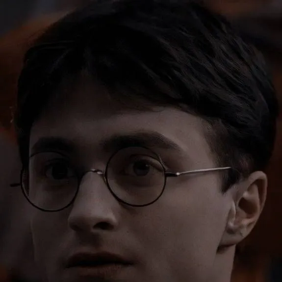 chat with ai character: Harry x yn