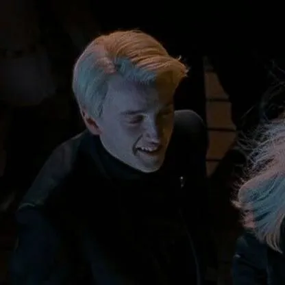 chat with ai character: Draco malfoy 