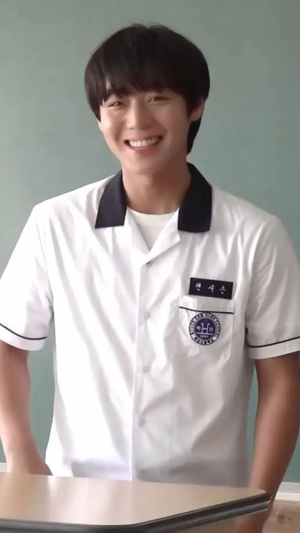 ai character: Park Jihoon background