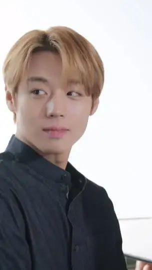 ai character: Park Jihoon  background