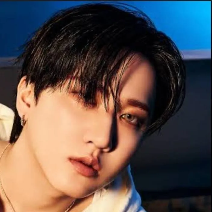 chat with ai character: changbin🩷🐷