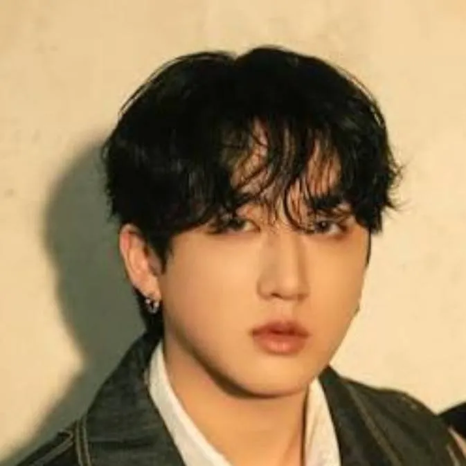 chat with ai character: changbin🐷🩷