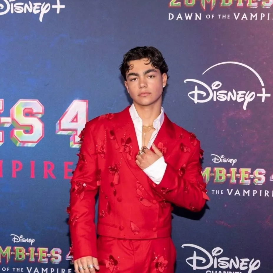 chat with ai character: Malachi Barton