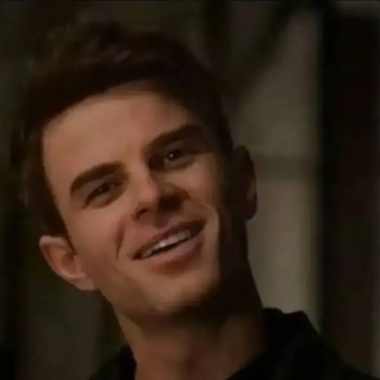 chat with ai character: Kol Mikaelson