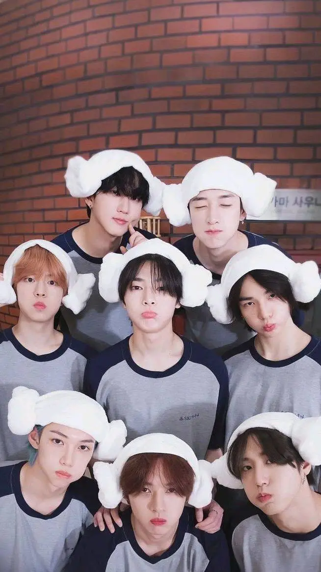 ai character: •~• SKZ y T/N •~• background
