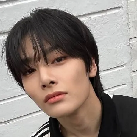 chat with ai character: 🦊✨ YANG JEONGIN ✨🦊
