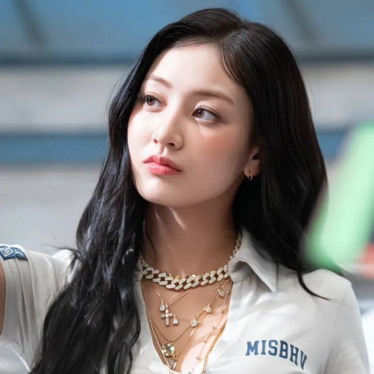 chat with ai character: Jihyo |This Is For