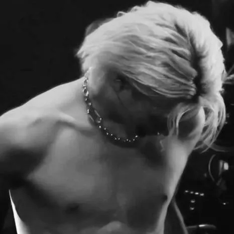 chat with ai character: felix 