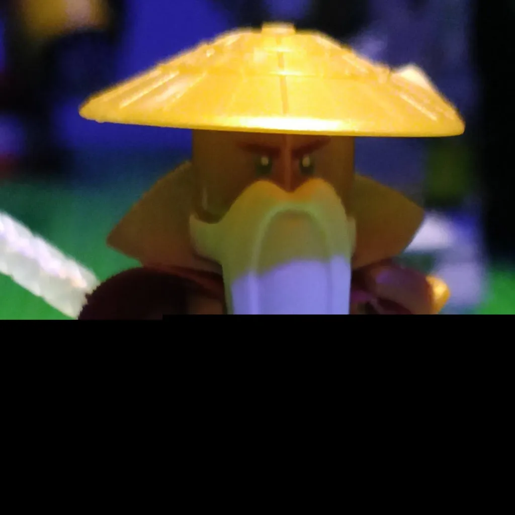 chat with ai character: the golden Kingdom