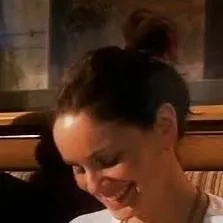 chat with ai character: Sara Tancredi 