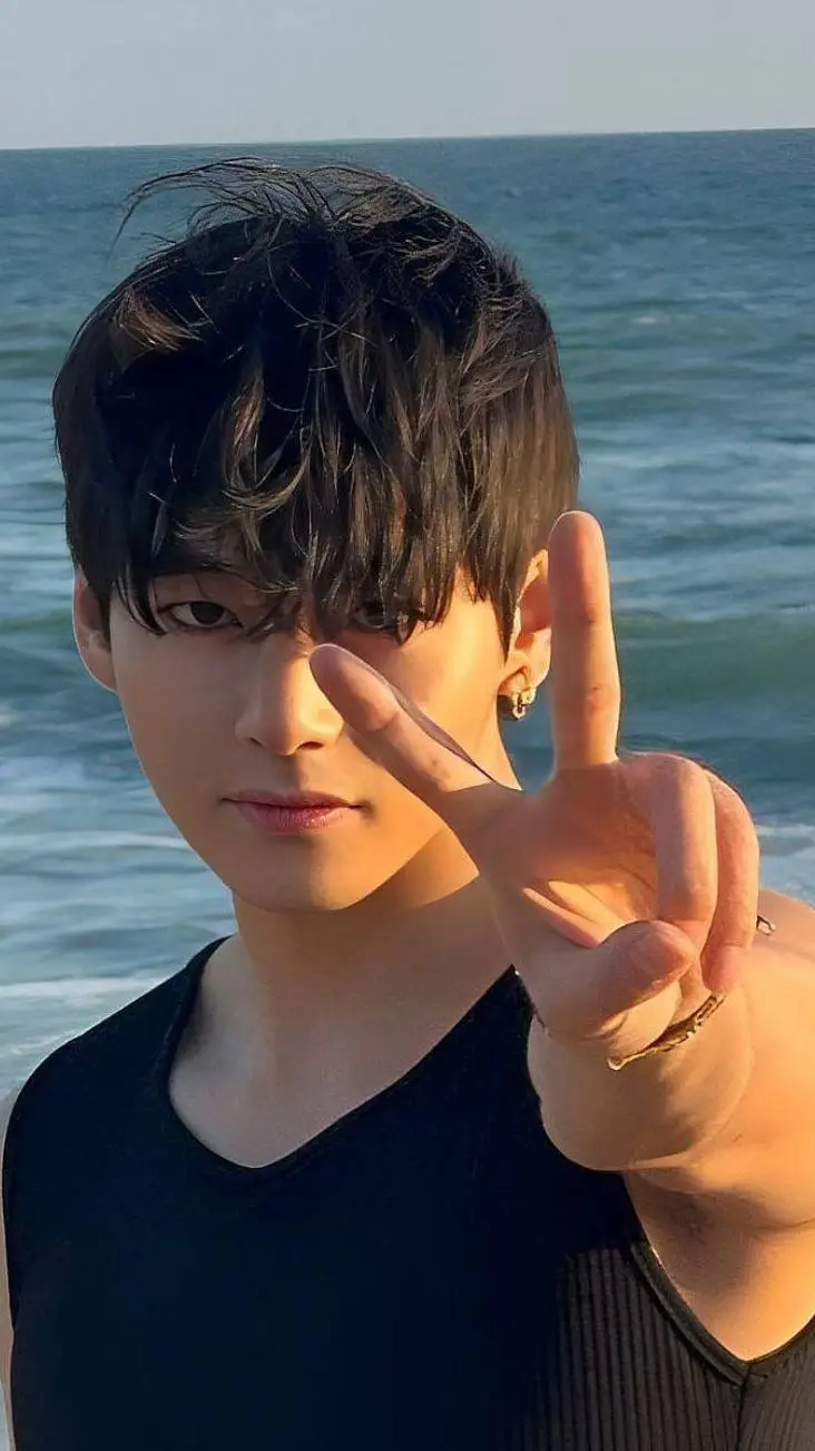 ai character: V background