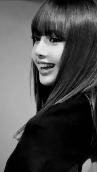 ai character: Lalisa background