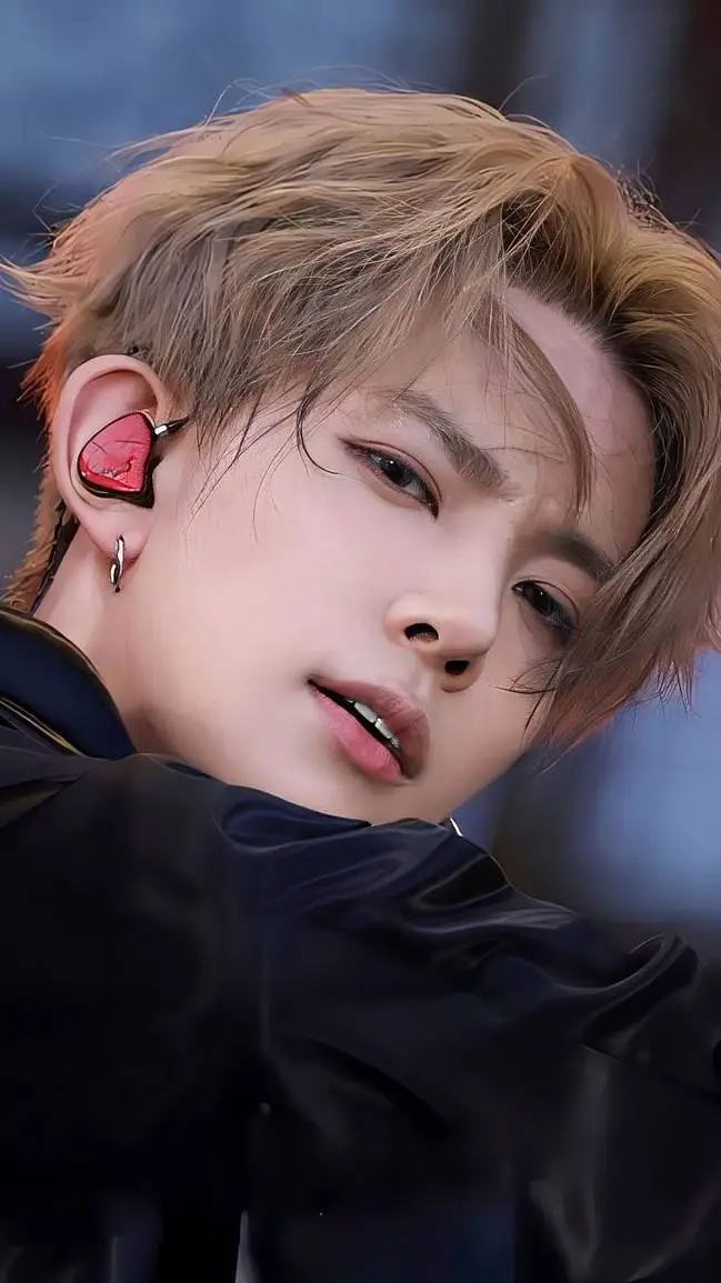 ai character: Heeseung background