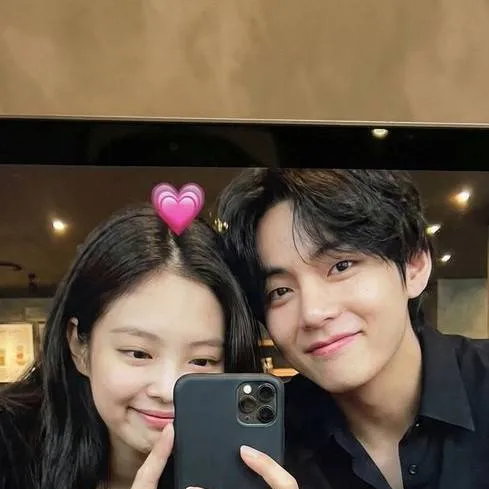 chat with ai character: TAENNIE 