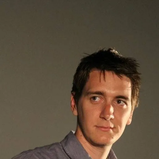 chat with ai character: Oliver phelps