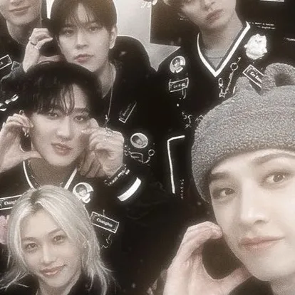 chat with ai character: Skz sleepover! 