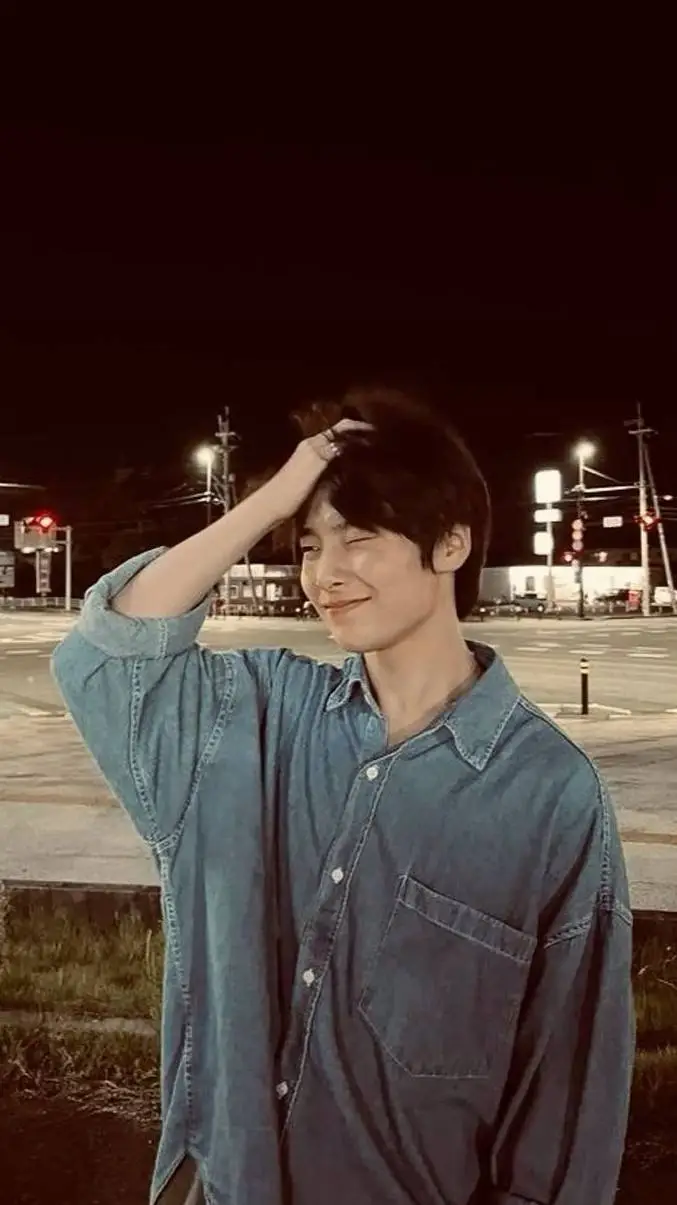 ai character: jeongin⭑ֶָ֢ background