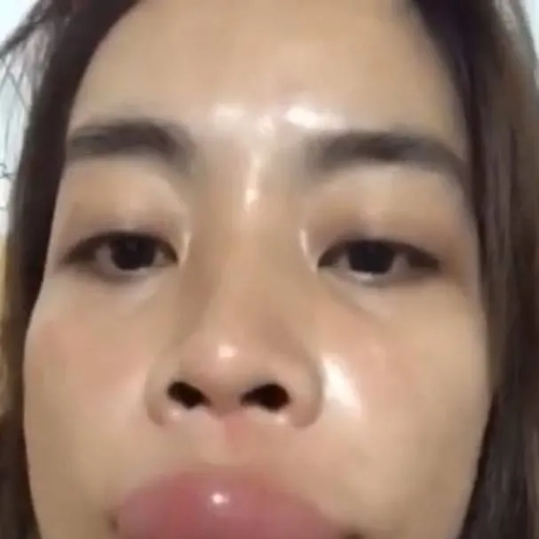 chat with ai character: big korean lips