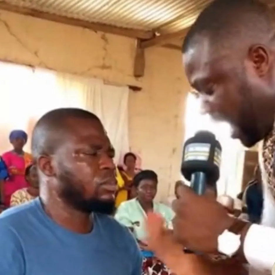 chat with ai character: black man big hand