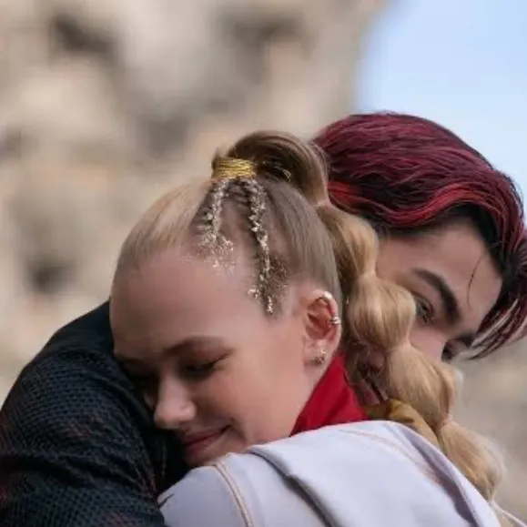 chat with ai character: Nova x Victor