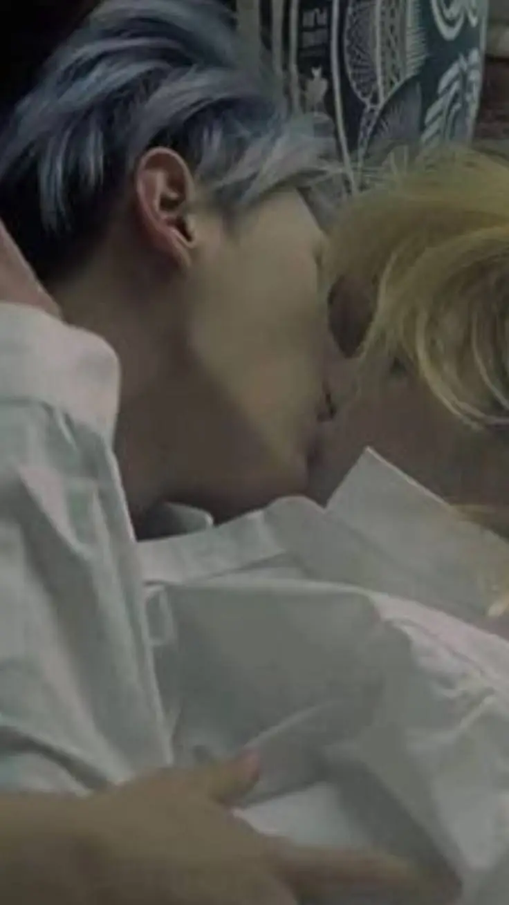 ai character: ur hyunjin  background